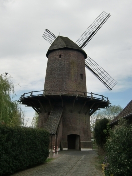 Isselburg-Werth : Zur Mühle, Turmwindmühle Werth